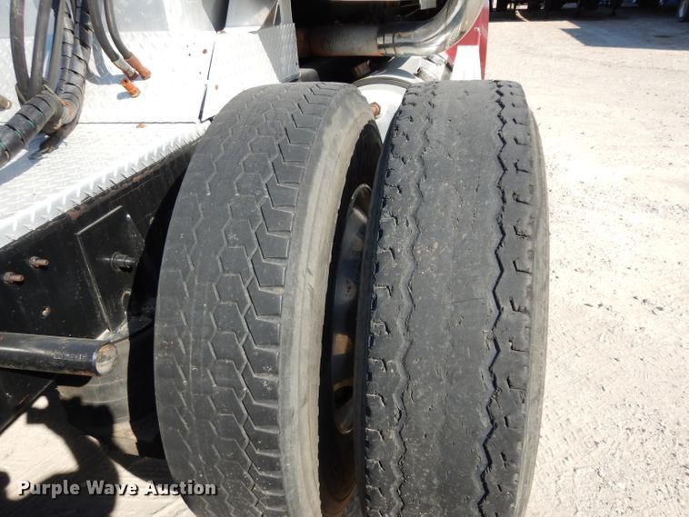 image for item DJ6601 1998 Western Star 4900  semi truck