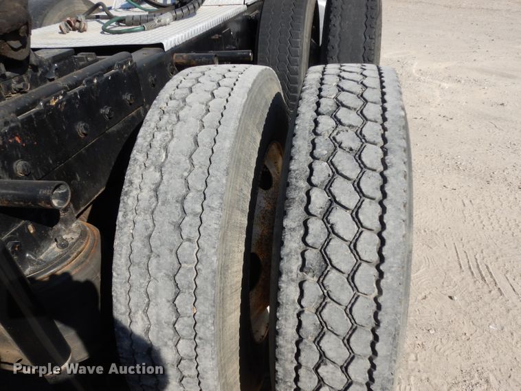 image for item DJ6601 1998 Western Star 4900  semi truck