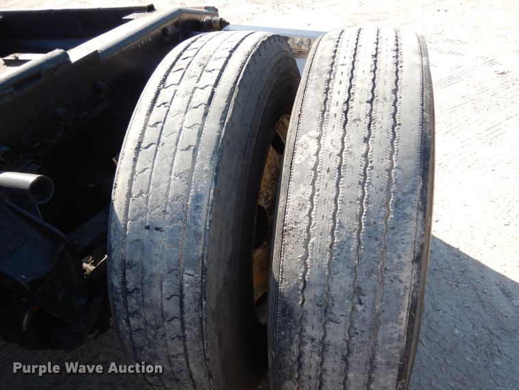 image for item DJ6601 1998 Western Star 4900  semi truck