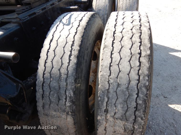 image for item DJ6601 1998 Western Star 4900  semi truck