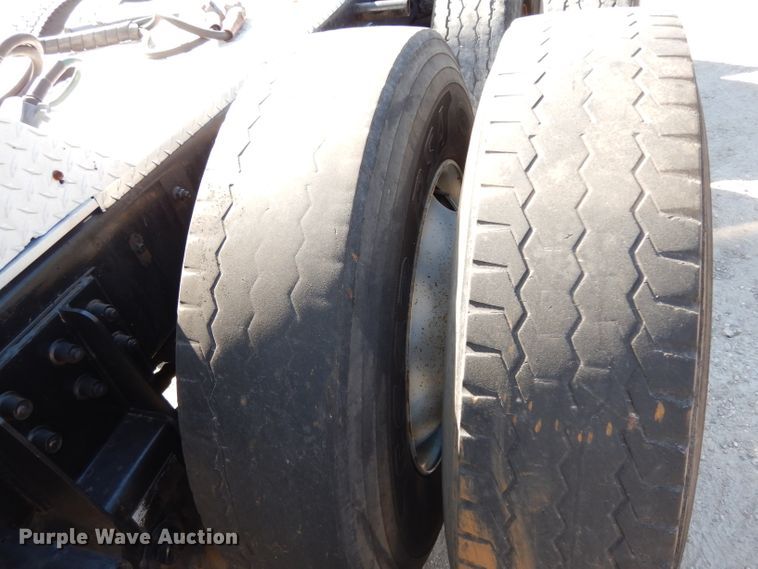 image for item DJ6601 1998 Western Star 4900  semi truck