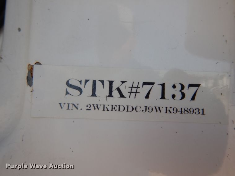 image for item DJ6601 1998 Western Star 4900  semi truck