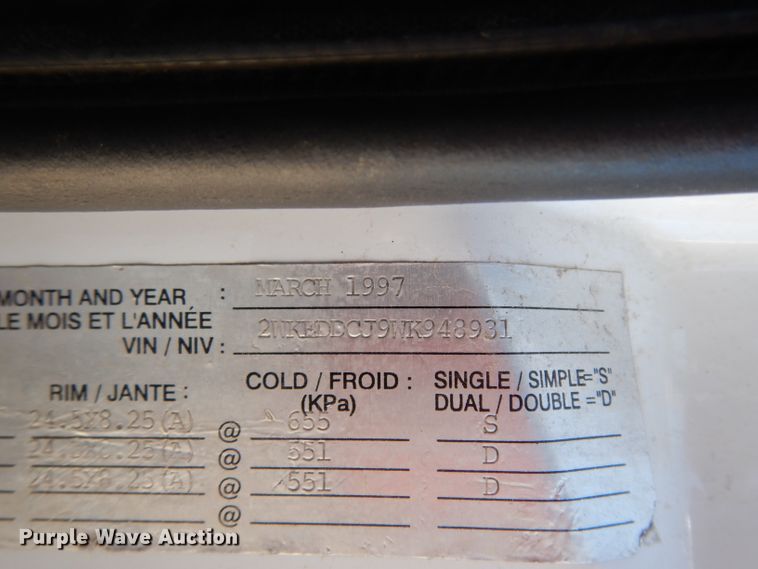 image for item DJ6601 1998 Western Star 4900  semi truck