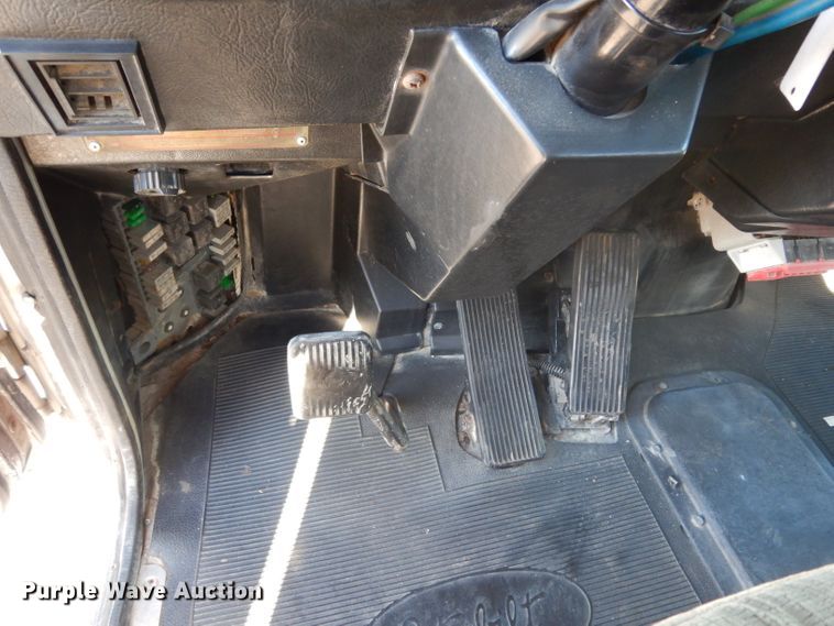 image for item DJ6603 1998 Peterbilt 379  semi truck