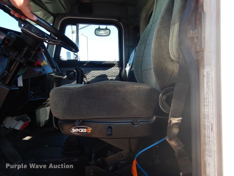 image for item DJ6603 1998 Peterbilt 379  semi truck