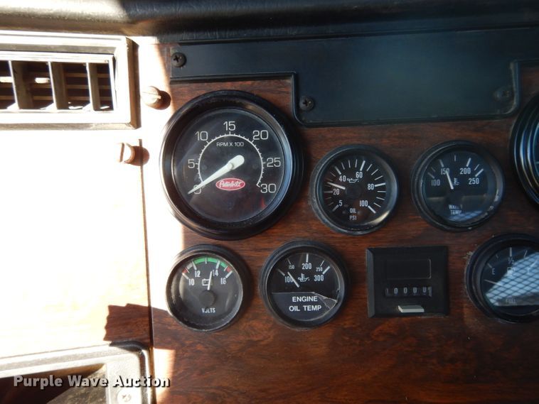 image for item DJ6603 1998 Peterbilt 379  semi truck