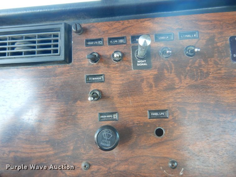 image for item DJ6603 1998 Peterbilt 379  semi truck