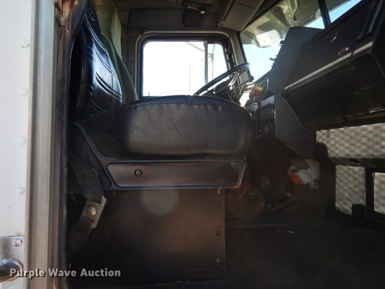 image for item DJ6603 1998 Peterbilt 379  semi truck