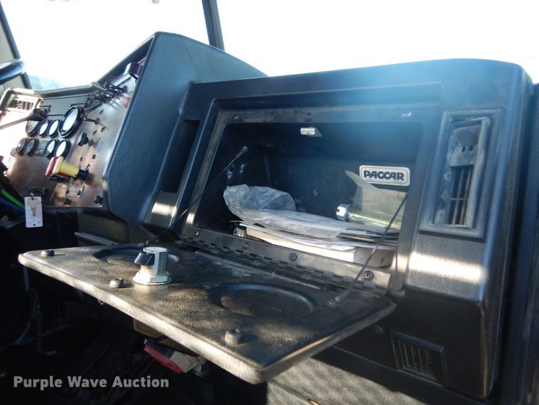 image for item DJ6603 1998 Peterbilt 379  semi truck