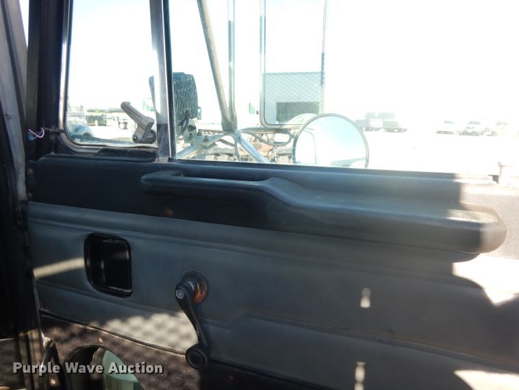 image for item DJ6603 1998 Peterbilt 379  semi truck