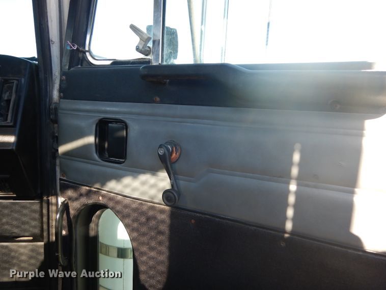 image for item DJ6603 1998 Peterbilt 379  semi truck