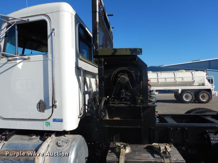 image for item DJ6603 1998 Peterbilt 379  semi truck