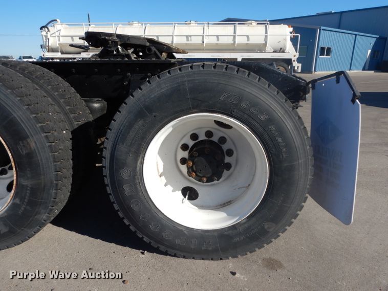 image for item DJ6603 1998 Peterbilt 379  semi truck