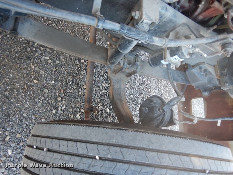 image for item DJ6604 2004 International 9900i  semi truck