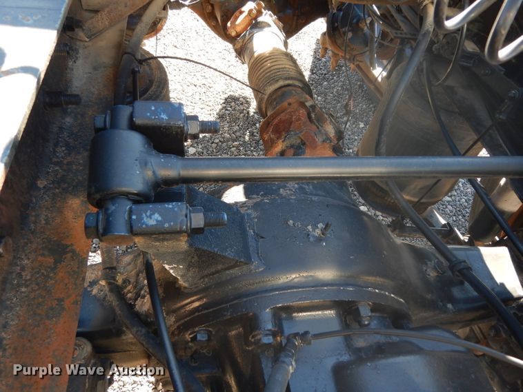 image for item DJ6604 2004 International 9900i  semi truck