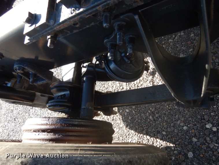 image for item DJ6604 2004 International 9900i  semi truck