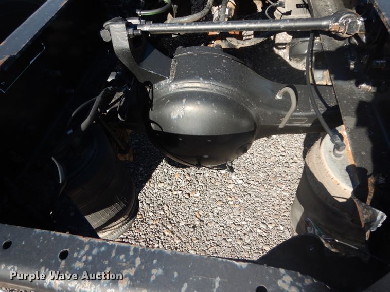 image for item DJ6604 2004 International 9900i  semi truck