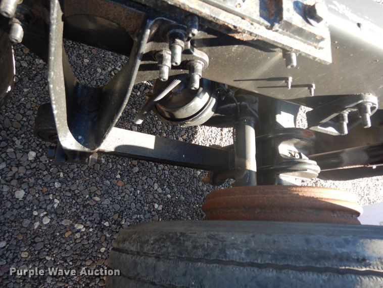 image for item DJ6604 2004 International 9900i  semi truck