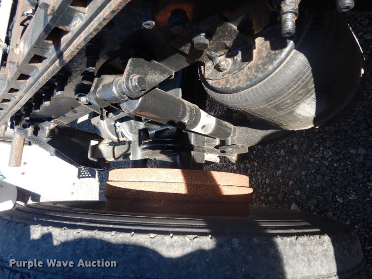 image for item DJ6604 2004 International 9900i  semi truck