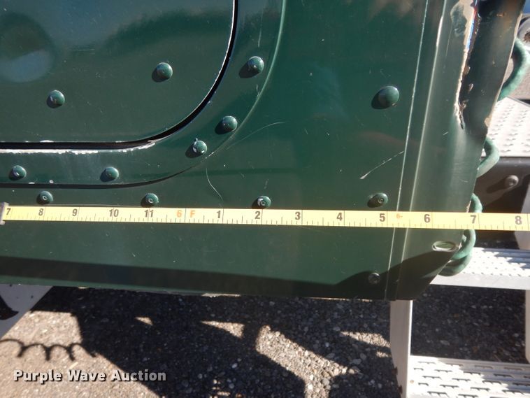 image for item DJ6604 2004 International 9900i  semi truck