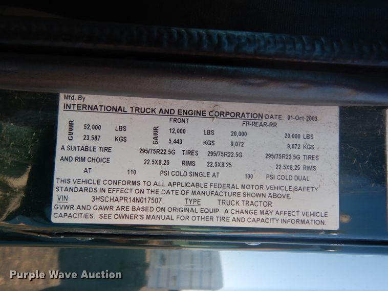 image for item DJ6604 2004 International 9900i  semi truck