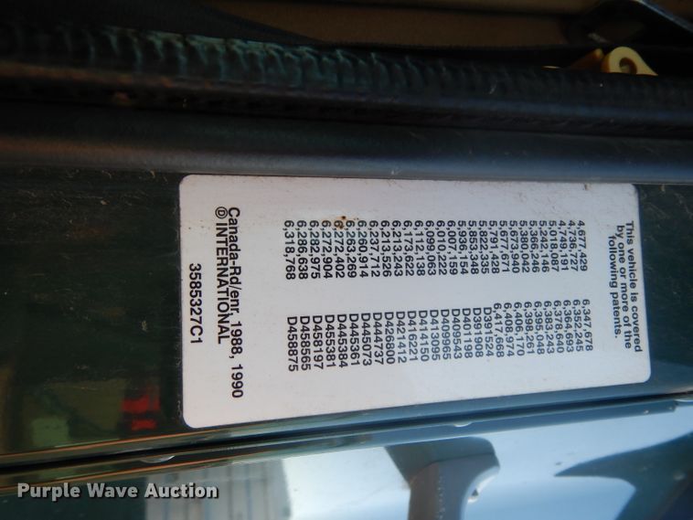 image for item DJ6604 2004 International 9900i  semi truck