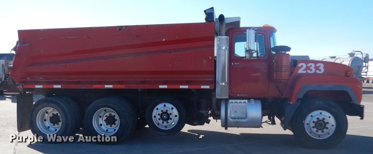 image for item DJ6605 1998 Mack RD688S  dump truck