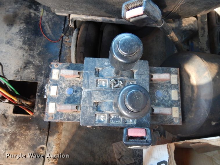 image for item DJ6605 1998 Mack RD688S  dump truck