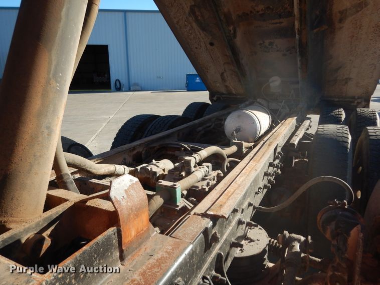 image for item DJ6605 1998 Mack RD688S  dump truck