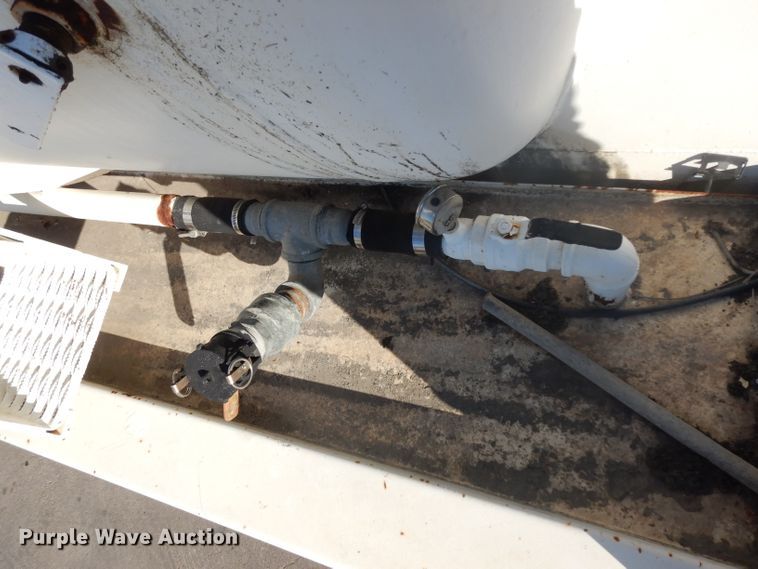 image for item DJ6606 2011 Garcia G1130 tank trailer