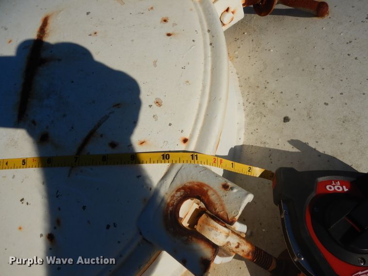 image for item DJ6606 2011 Garcia G1130 tank trailer