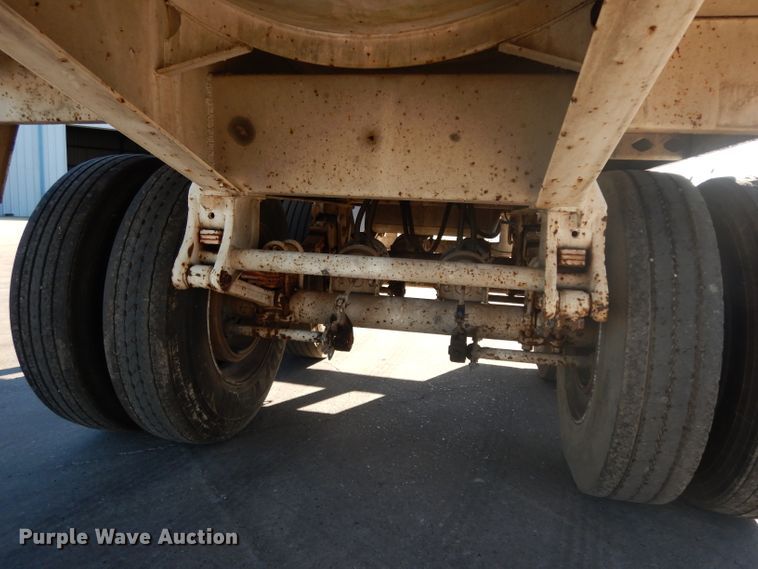 image for item DJ6606 2011 Garcia G1130 tank trailer