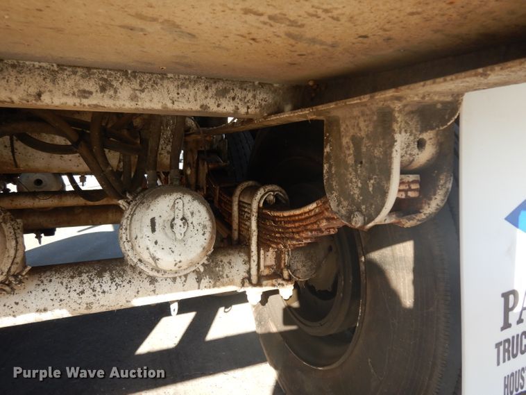 image for item DJ6606 2011 Garcia G1130 tank trailer