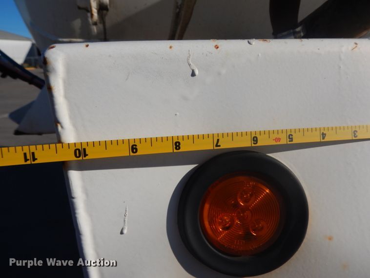 image for item DJ6606 2011 Garcia G1130 tank trailer