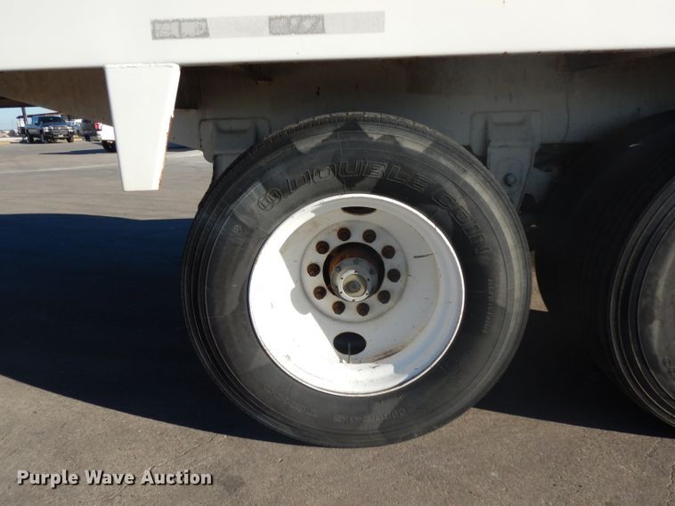 image for item DJ6606 2011 Garcia G1130 tank trailer