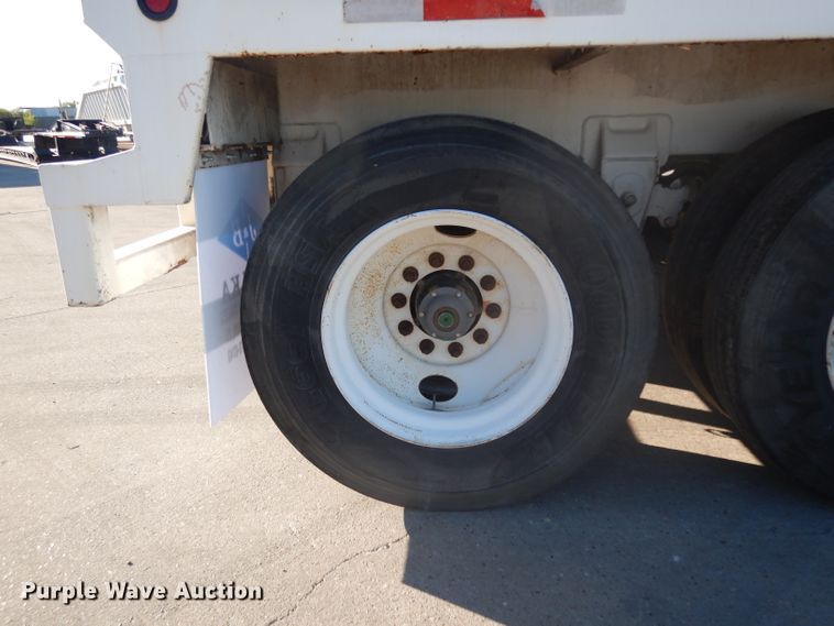 image for item DJ6606 2011 Garcia G1130 tank trailer