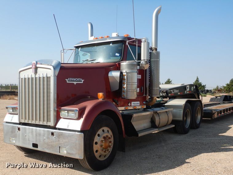 image for item DJ8777 2007 Kenworth W900  semi truck