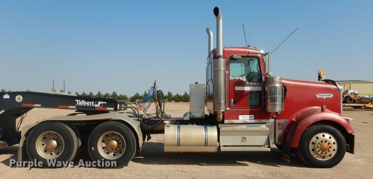 image for item DJ8777 2007 Kenworth W900  semi truck