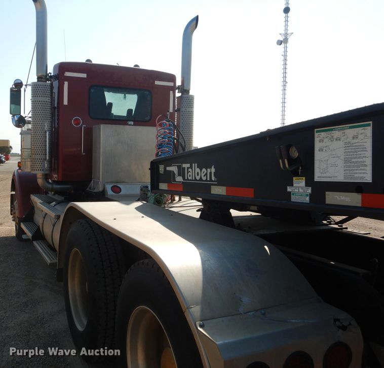 image for item DJ8777 2007 Kenworth W900  semi truck