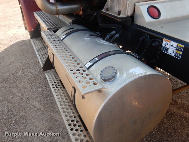 image for item DJ8777 2007 Kenworth W900  semi truck