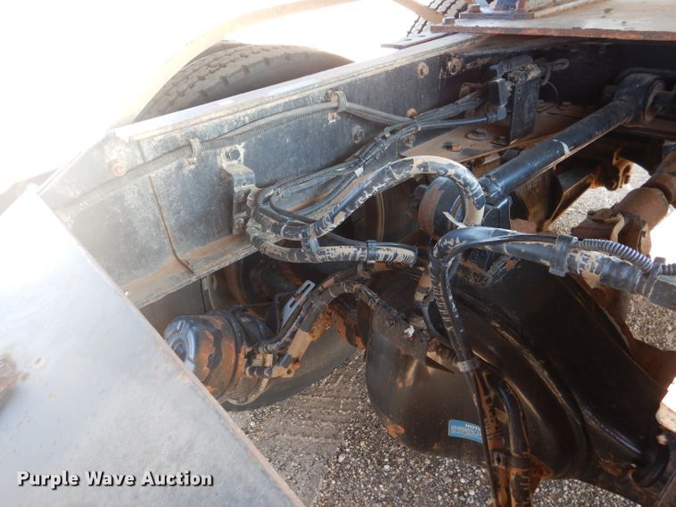 image for item DJ8777 2007 Kenworth W900  semi truck