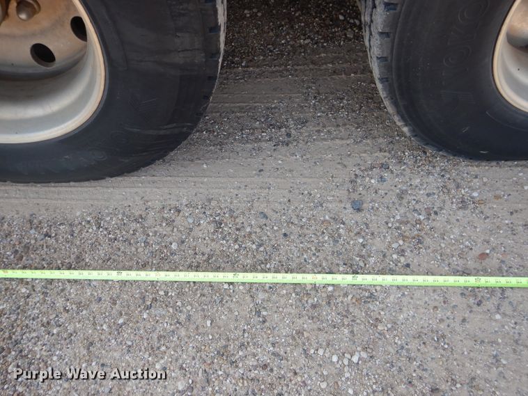 image for item DJ8777 2007 Kenworth W900  semi truck