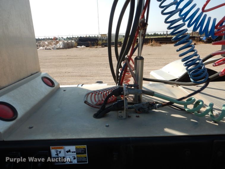 image for item DJ8777 2007 Kenworth W900  semi truck