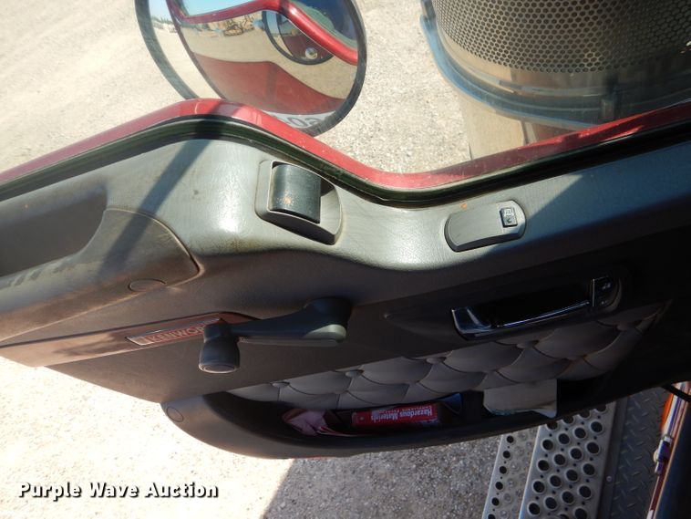 image for item DJ8777 2007 Kenworth W900  semi truck