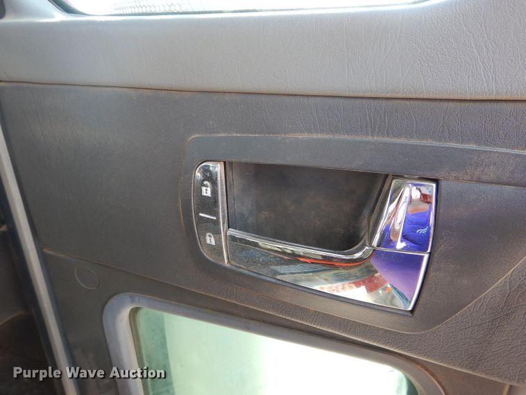 image for item DJ8777 2007 Kenworth W900  semi truck