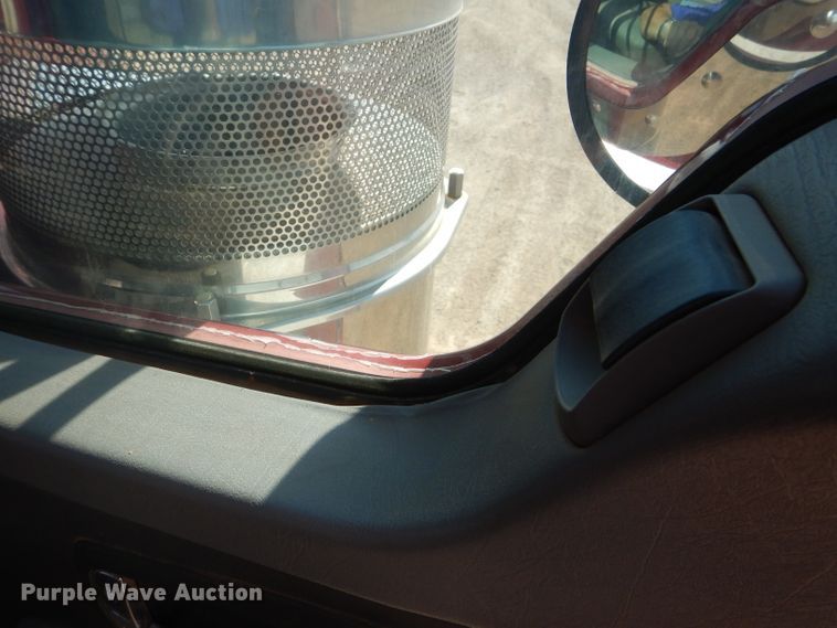 image for item DJ8777 2007 Kenworth W900  semi truck