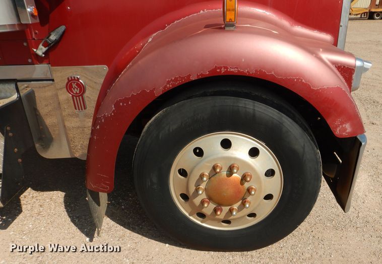 image for item DJ8777 2007 Kenworth W900  semi truck