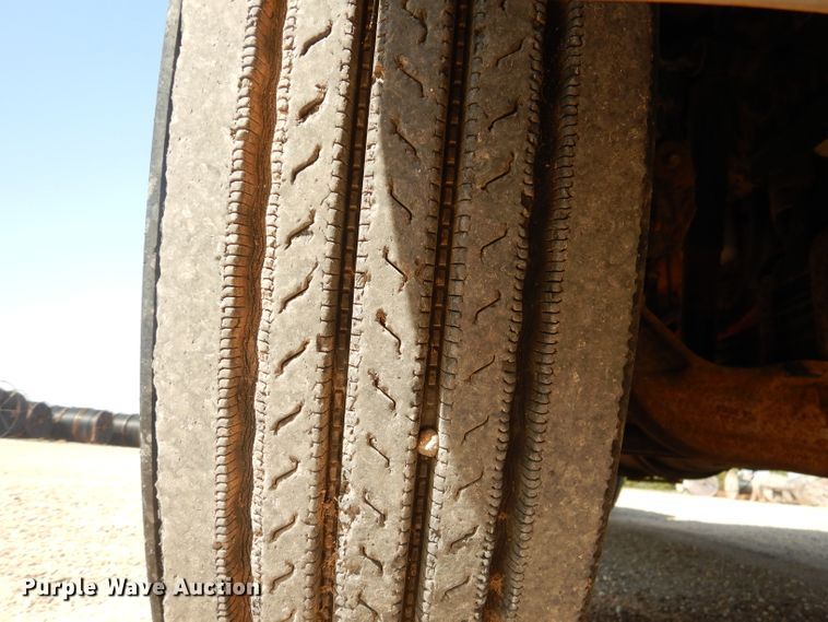 image for item DJ8777 2007 Kenworth W900  semi truck