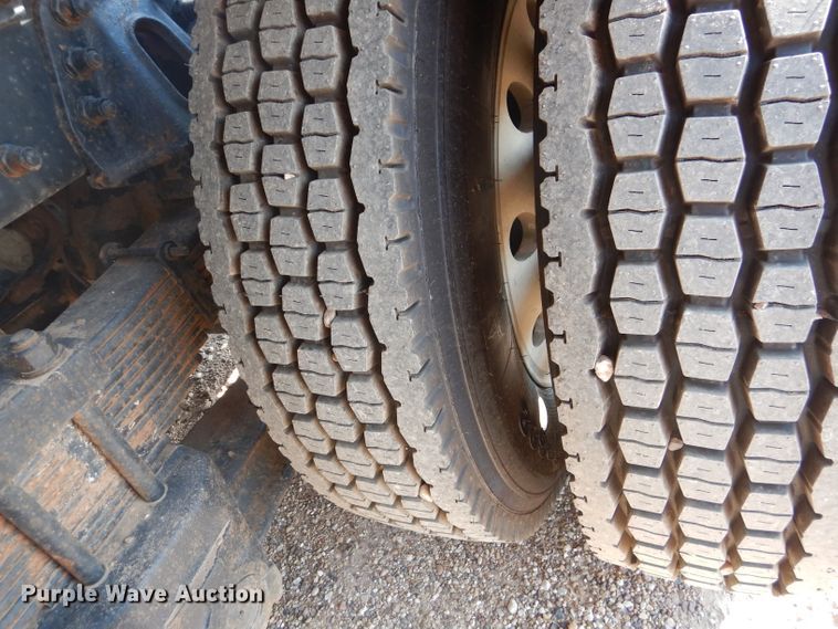 image for item DJ8777 2007 Kenworth W900  semi truck