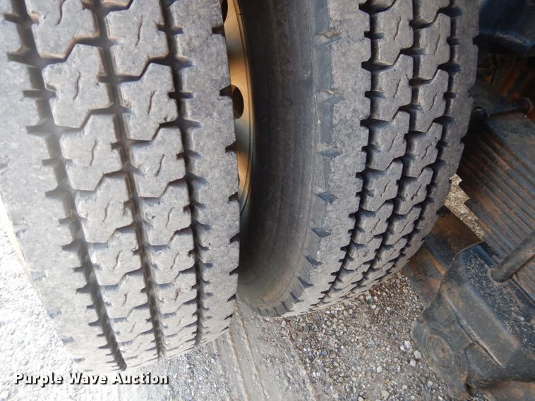 image for item DJ8777 2007 Kenworth W900  semi truck